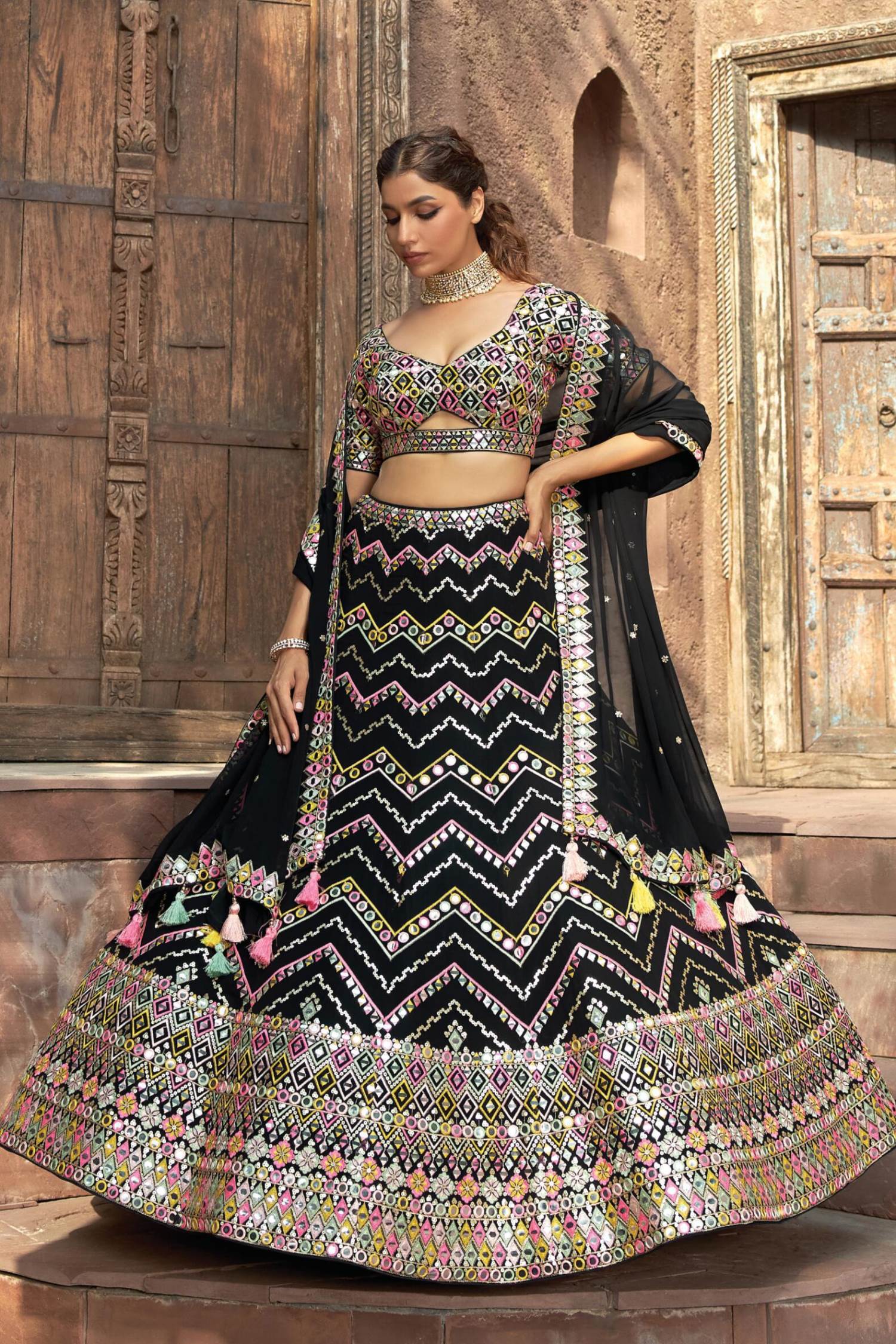 Buy Black Floral Digital Printed Art Silk Bridal Lehenga Choli Online from  EthnicPlus for ₹2999/-