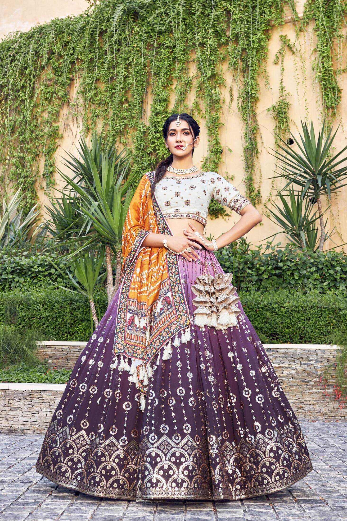 Buy Bridal Veena Lehenga Set – Cream Online from Anita Dongre